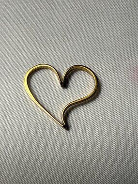 Gold Tone Minimalist Open Heart Pendant Abstract Floating Charm Aesthetic